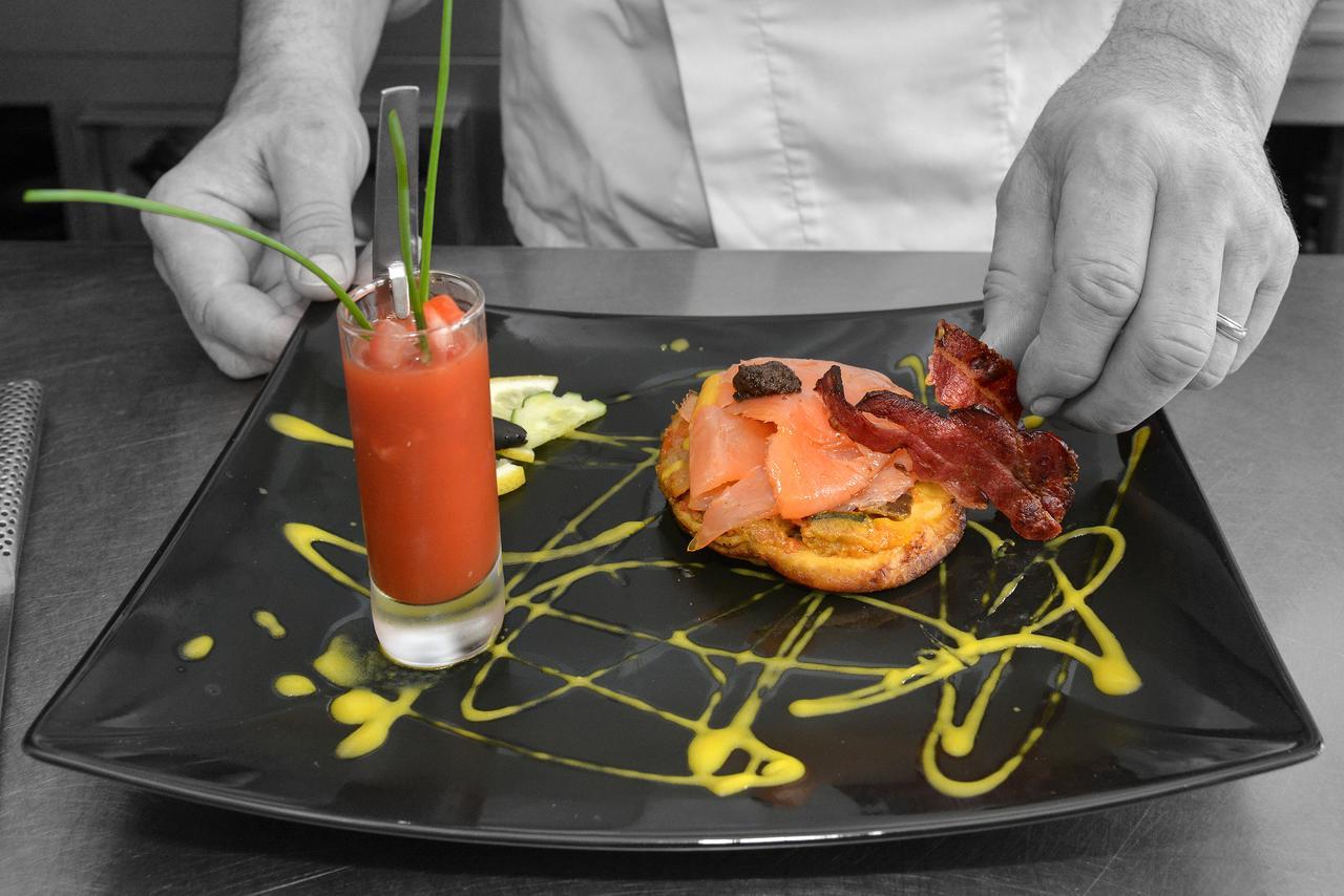 Logis Hotels Restaurant Le Dauphin Салбри Екстериор снимка
