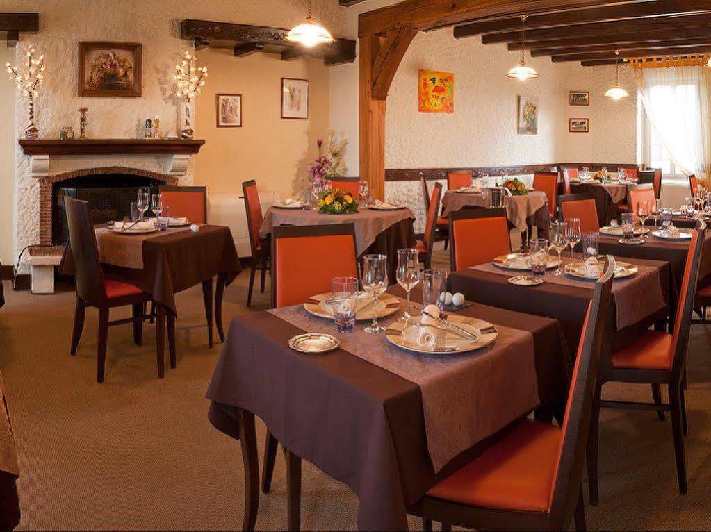 Logis Hotels Restaurant Le Dauphin Салбри Екстериор снимка